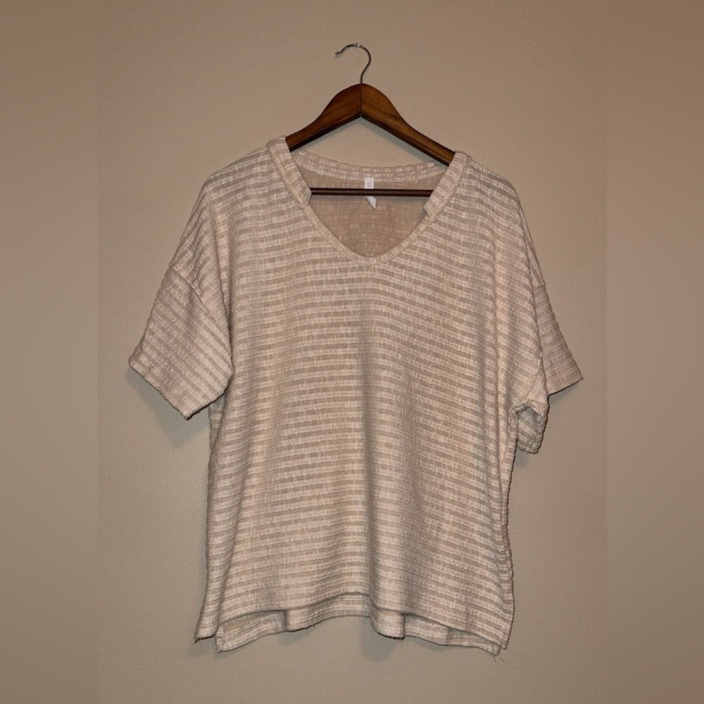Wishlist large cream tan top with detail